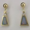JE41-14kt earrings w/diamonds and opal