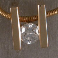 JM117-14kt gold and diamond pendant