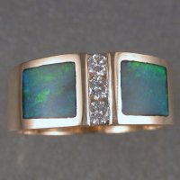 JR195- 14KT yellow ring w/opal inlay and diamonds