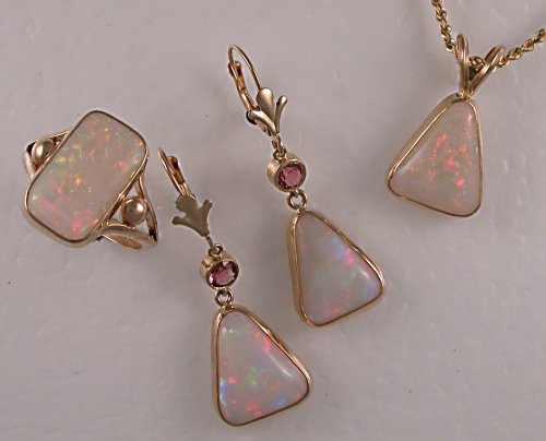 OR37-14KT yellow gold and opal set